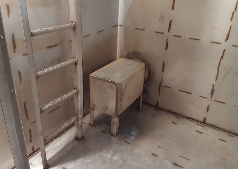 Stainless Steel Rectangular Tank Interior